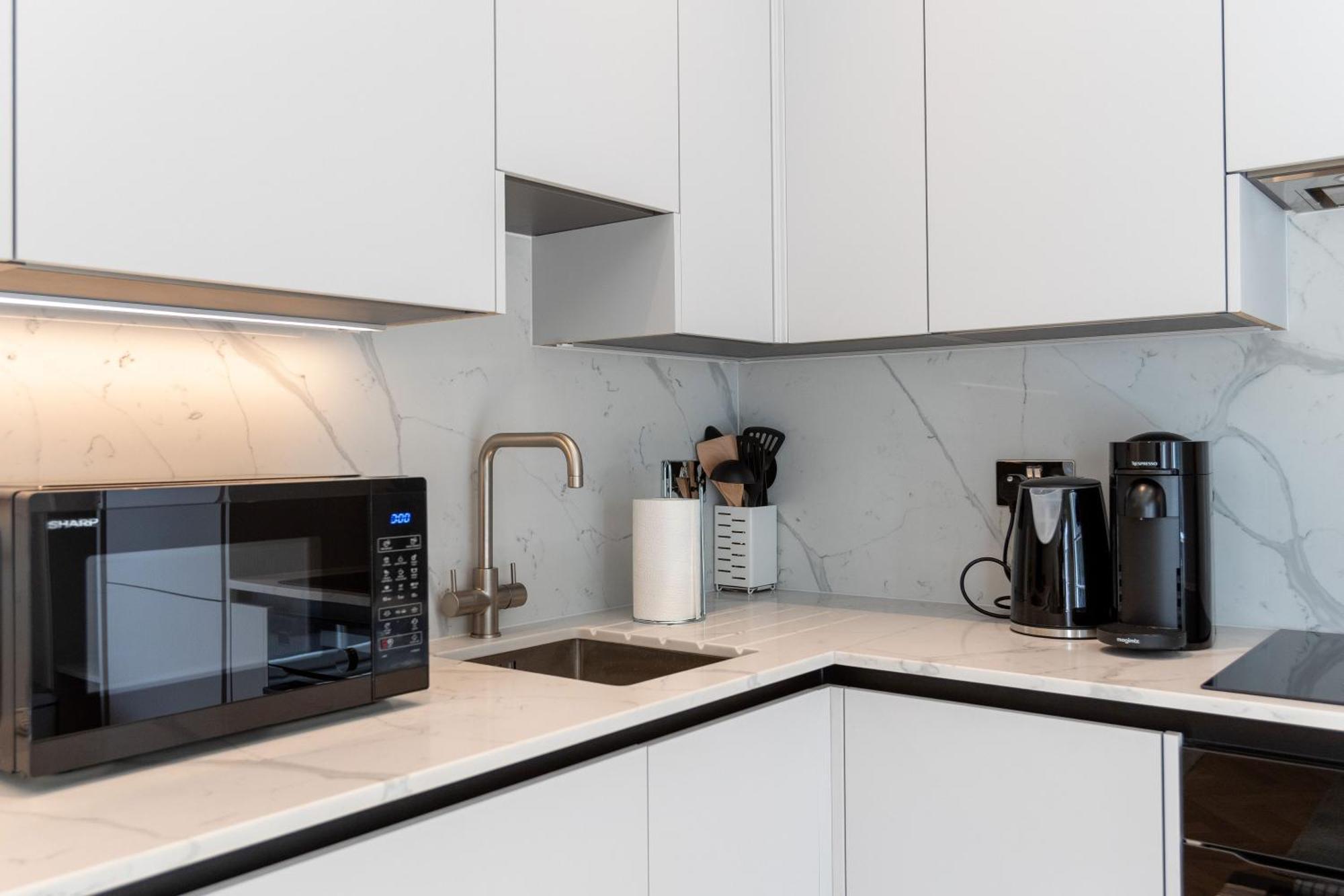 3 Bedroom Flat With Terrace In Appartamento *